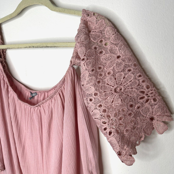 Charlotte Russe Dusty Pink Off Shoulder Eyelet Short Sleeve CropTop Blouse Small - Picture 2 of 13